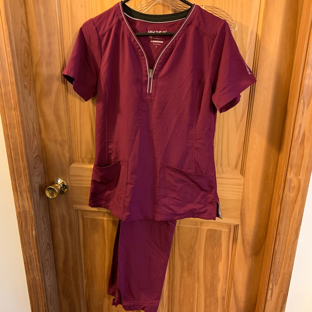 Healing hands scrubs set